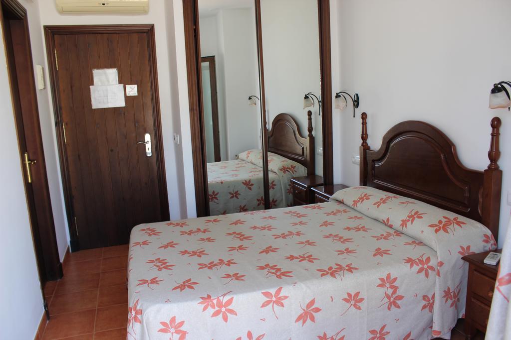 Hostal Jadraza Zahara de los Atunes Exterior photo